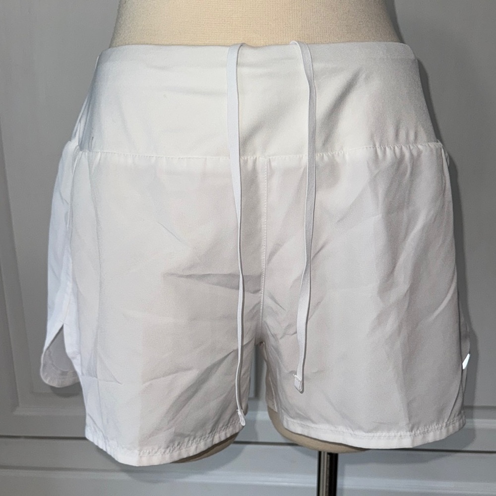 Nike Women's White Athletic Shorts Size M